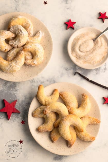 Gelingsichere Vanillekipferl nach Omas Rezept mit Vanillezucker bestäubt