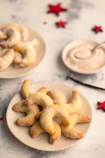 Vanillekipferl aus gerührtem Mürbeteig mit buttrig-mürber Konsistenz