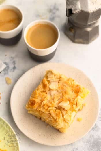 blitzschneller Kuchen auf dem Blech gebacken mit Mandeln