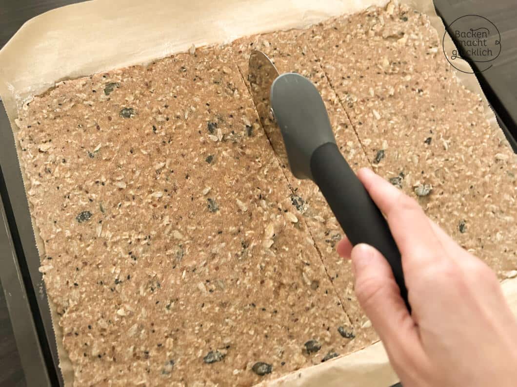 Knäckebrot selber backen vor-schneiden