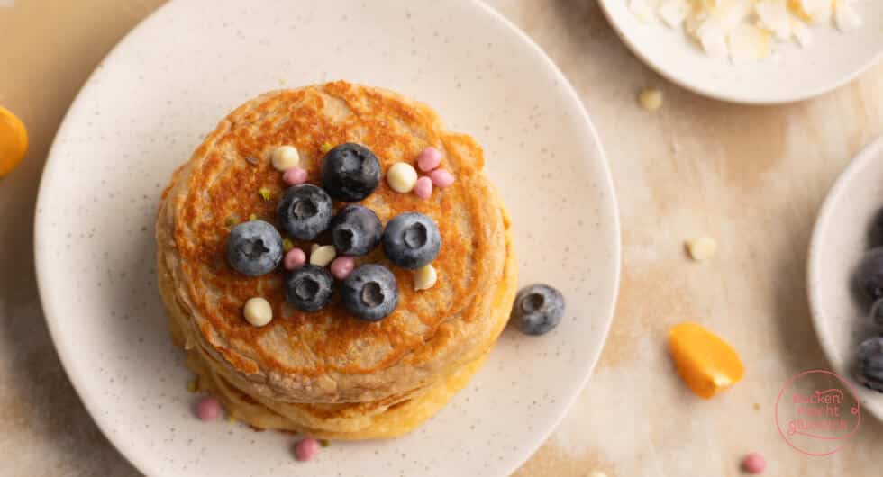Protein pancakes mit Skyr und Beeren