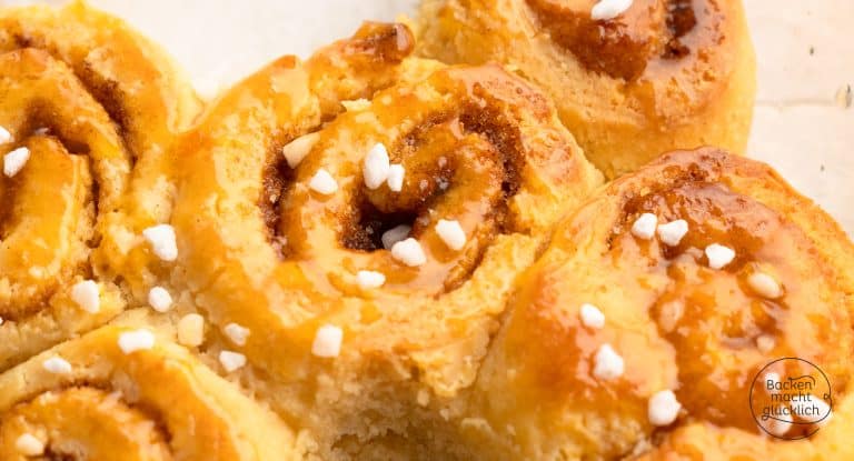 saftige glutenfreie Zimt-Schnecken mit Aprikotur und Hagelzucker