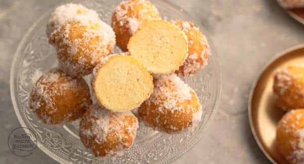 Vegane Quarkbällchen ohne Ei und ohne Quark, frisch ausgebacken