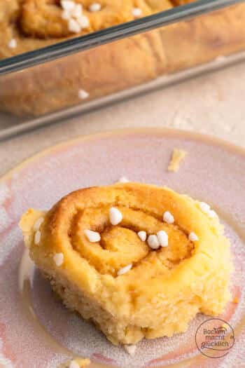 einzelne Zimtschnecke ohne Gluten und Weizenmehl