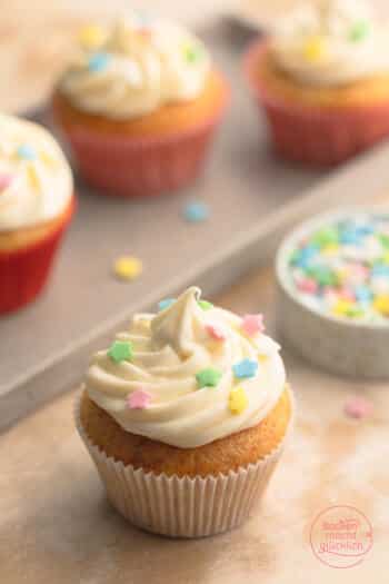 vegane Vanillecupcakes mit veganer Buttercreme