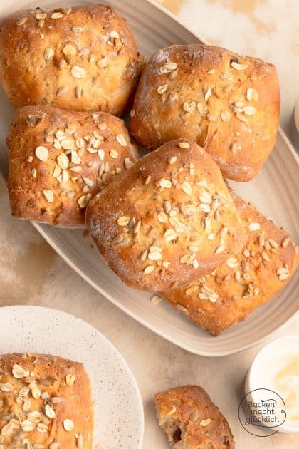 Müslibrötchen mit Quark und Sonnenblumenkern en