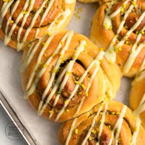 Pistaziencreme Hefeschnecken von oben