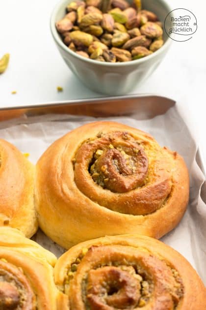 Pistazienschnecken mit Pistaziencreme und Pistazien
