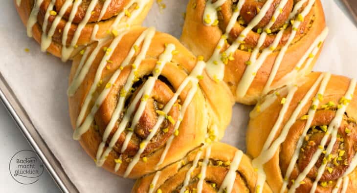 selbstgemachte Pistazienschnecken mit Pistazienglasur