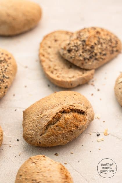 Vollkornbrötchen über Nacht mit Kruste