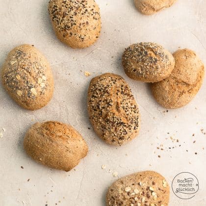selbstgemachte Weizen-Vollkorn-Brötchen aus 100 Prozent Vollkornmehl