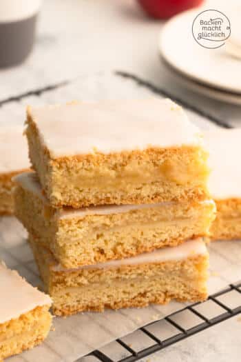 Apfelkuchen vom Blech mit Apfelmusfüllung