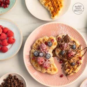 frisch gebackene Croffles aus dem Waffeleisen