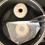 Rohe Bagels sieden lassen
