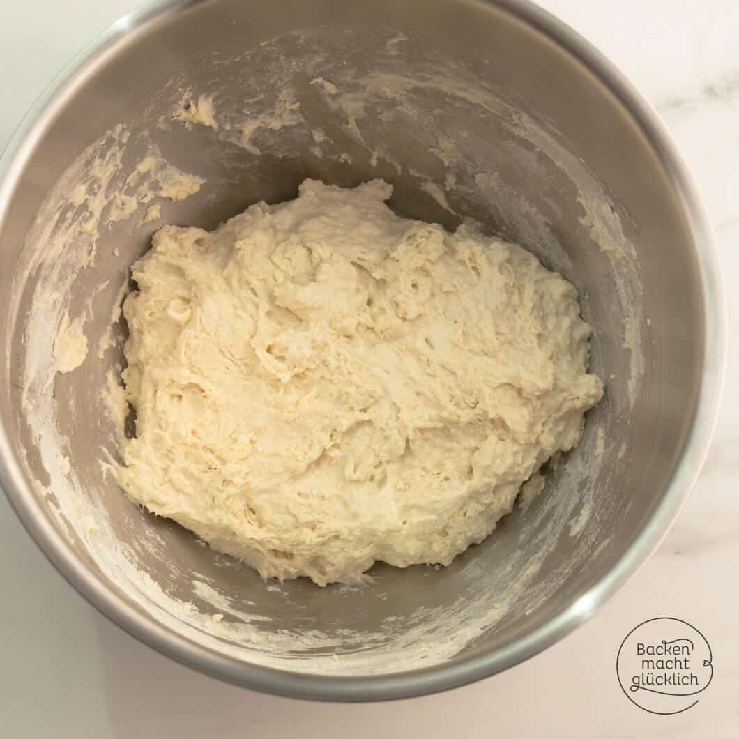 Klebriger No Knead Bread Teig in der Schüssel