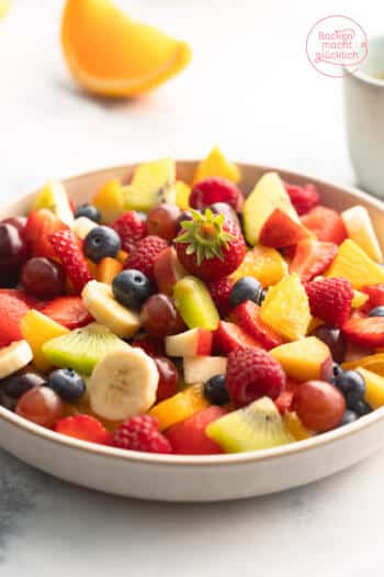 einfacher schneller sommerlicher Obstsalat