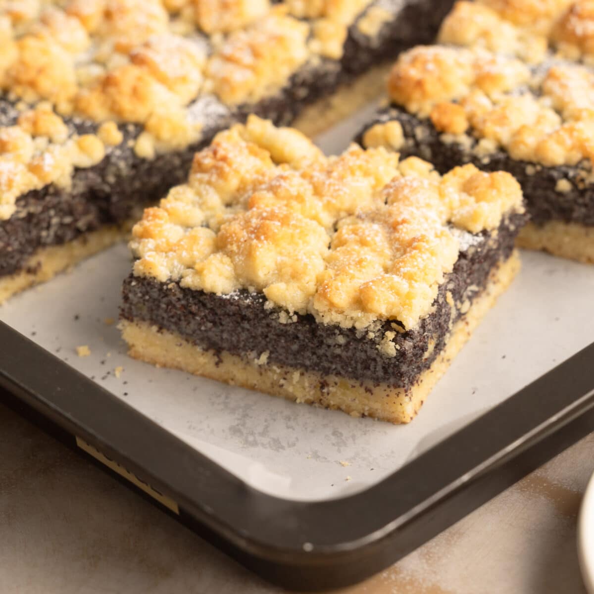 saftiger schneller Mohnkuchen mit Streuseln aus Mürbeteig