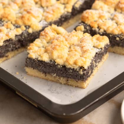 saftiger schneller Mohnkuchen mit Streuseln aus Mürbeteig