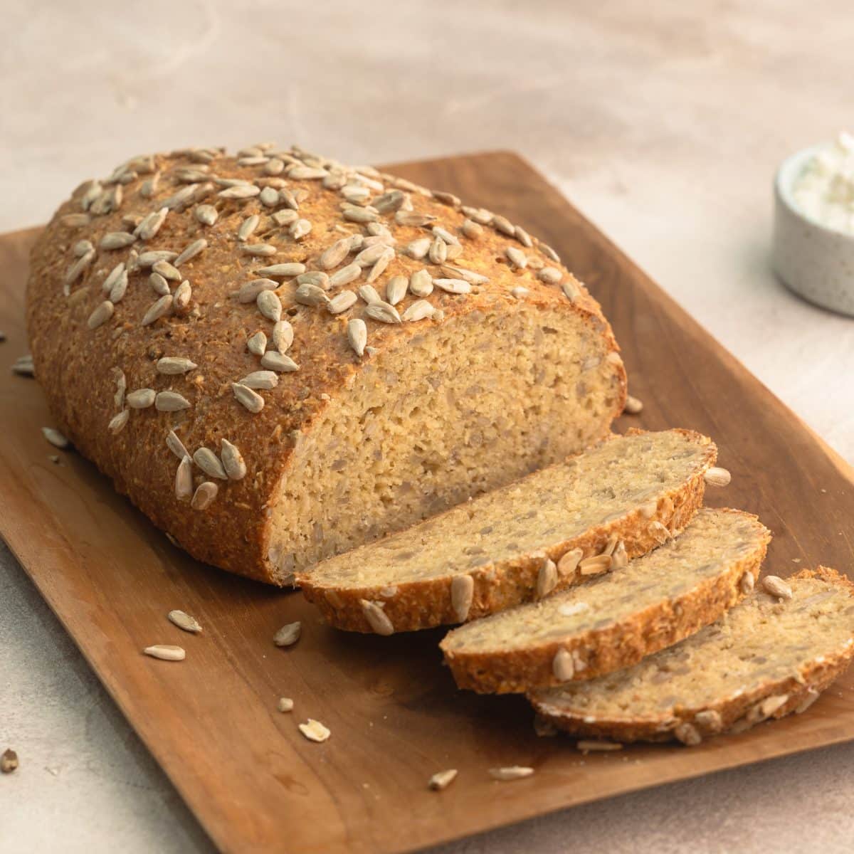 selbstgemachtes Hüttenkäsebrot mit viel Protein