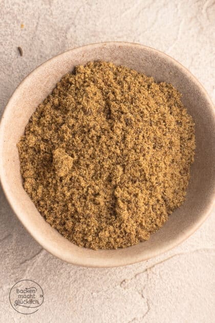 Brotgewürz selbstgemacht aus gemahlenem Kümmel, Anis, Fenchel, Koriander