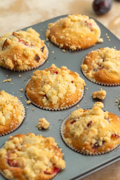 einfache selbstgemachte Zwetschgenmuffins mit Streusel und Zimt