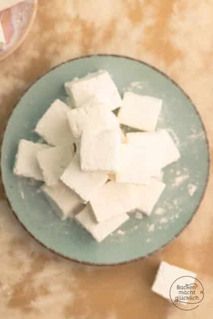 einfache selbstgemachte Marshmallows auf einem Stapel