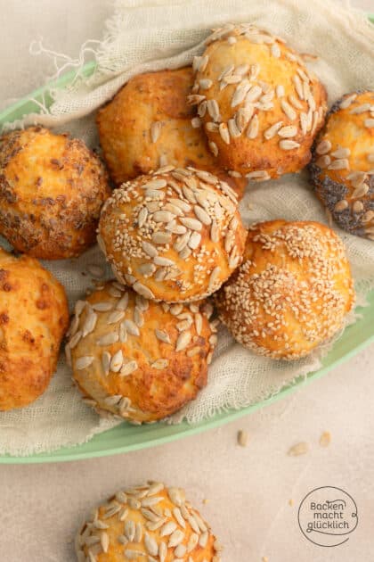 Eiweißbrötchen mit Quark und Backpulver