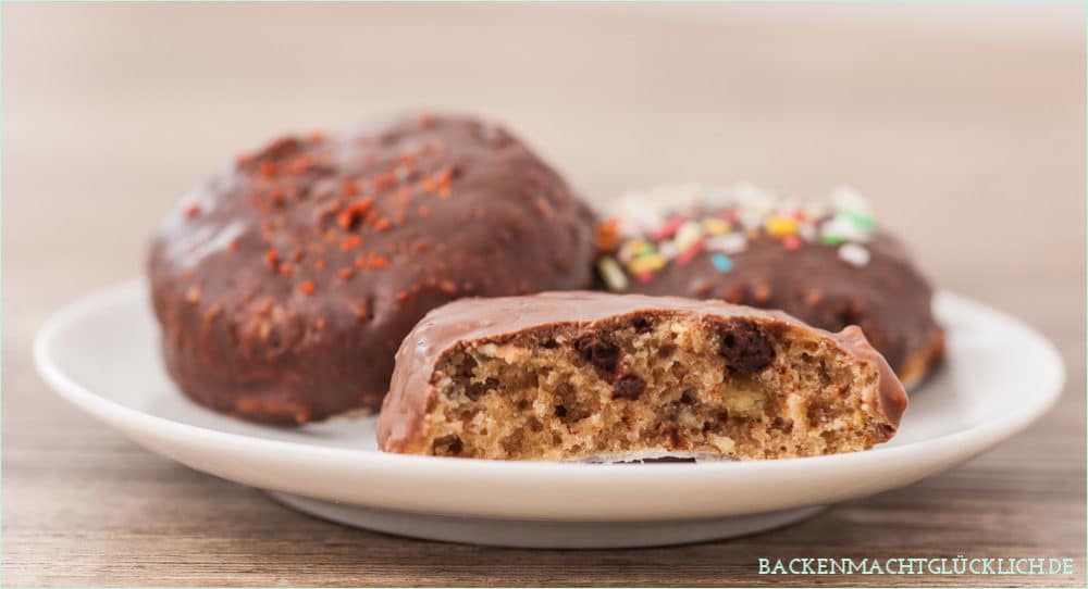 Meine liebsten schnellen Lebkuchen, die weich und noch leicht feucht sind. Die Lebkuchen ohne Nüsse und Mehl sind für Anfänger geeignet. Die einfachen Lebkuchen sind ein echtes Geschmackshighlight.