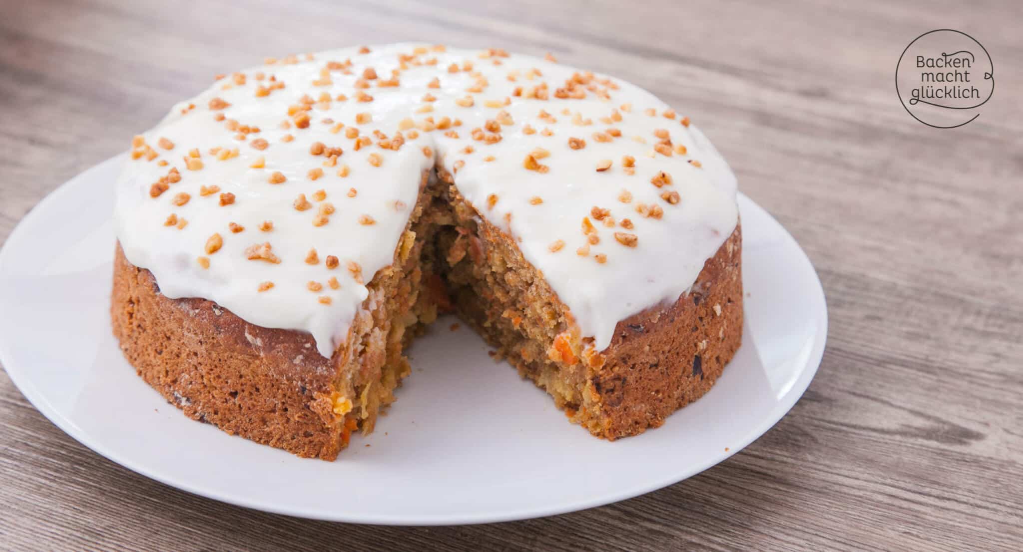 Sehr saftiger, fettarmer Rüblikuchen ohne Nüsse - so lecker kann ein kalorienarmer und zuckerfreier Möhrenkuchen sein!