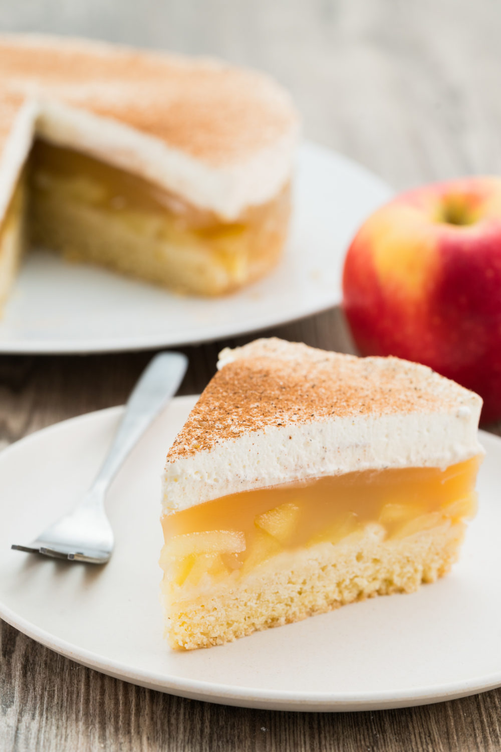 Die beste Apfel-Sahne-Torte mit Pudding und Mürbeteig: kommt garantiert gut an, ist superlecker & einfach zu machen!