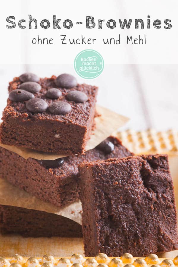 Dass Backen auch ganz ohne Zucker geht, beweisen diese köstlichen Low Carb Brownies. Statt Weizenmehl und Zucker kommen bei den köstlichen Schoko-Brownies nämlich Mandelmehl und Xylit zum Einsatz. Das Ergebnis überzeugt auf ganzer Linie! #brownies #lowcarb #ohnezucker #glutenfrei #gesund #backenmachtglücklich