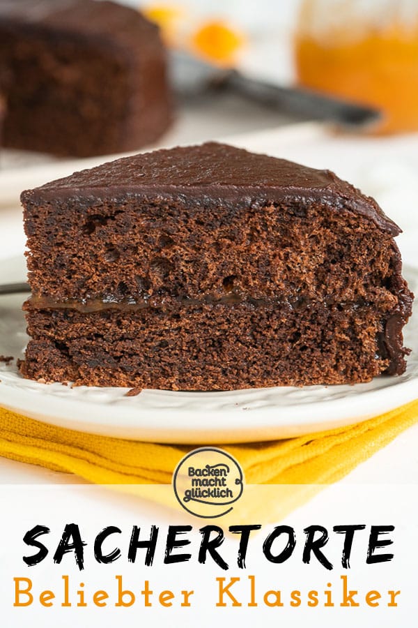 Wiener Sachertorte ist eine verführerische Kombination aus flaumigem Teig, fruchtiger Kuvertüre und schokoladigem Guss. Hier steht, wie man die klassische Sachertorte selbermachen kann!