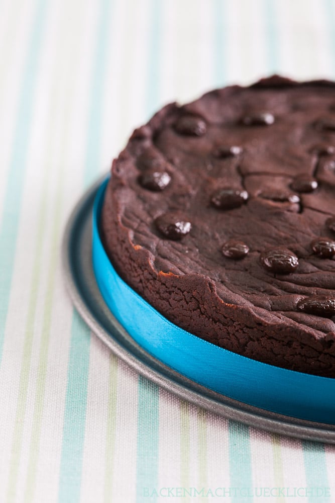 Genialer Clean-Eating-Kuchen: Dieser gesunde Schokokuchen ohne Mehl, Butter, Ei, Milch und Industriezucker schmeckt auch Veganern & Allergikern!