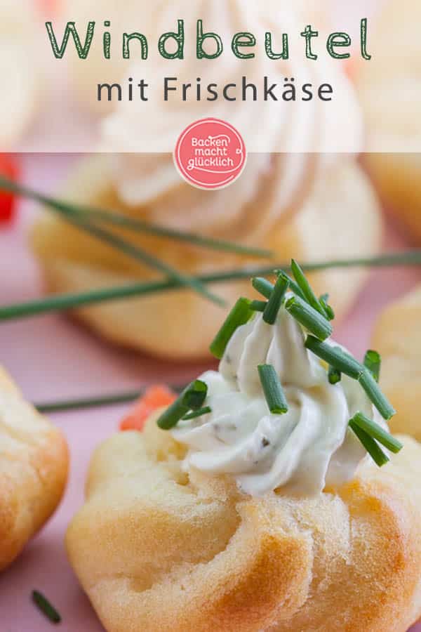 Pikante Windbeutel sind ein tolles Party-Fingerfood. Mit unserem herzhaften Windbeutel-Rezept gelingt das salzige Brandteiggebäck garantiert! #fingerfood #snacks #windbeutel #pikantewindbeutel #backenmachtglücklich