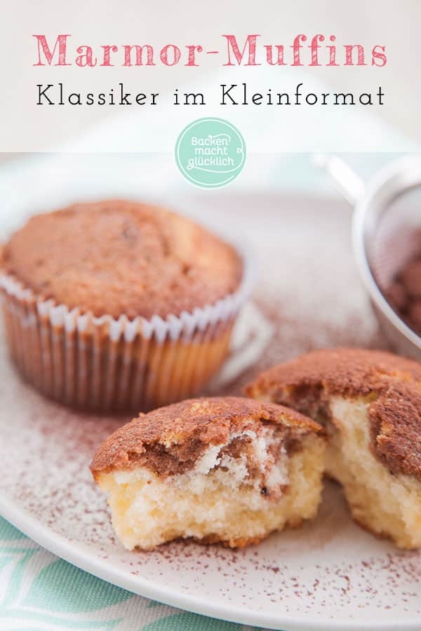 Wer mag keinen Marmorkuchen? Ich persönlich finde die Minivariante des Marmorkuchen sogar noch besser: Marmor-Muffins sind nicht nur ruckzuck fertig und wirklich einfach zu backen. Mit einem guten Marmorkuchen-Muffins-Rezept werden sie auch besonders locker und saftig. 