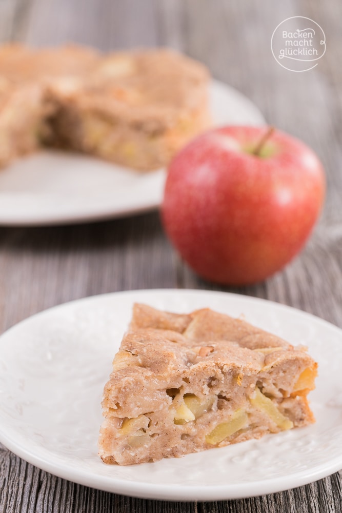 Dieser Apfelkuchen ist vegan, zuckerfrei, kalorienarm - und trotzdem super saftig und fruchtig. Der gesunde Apfelkuchen ist perfekt für Babys, Kleinkinder und gesundheitsbewusste Genießer!