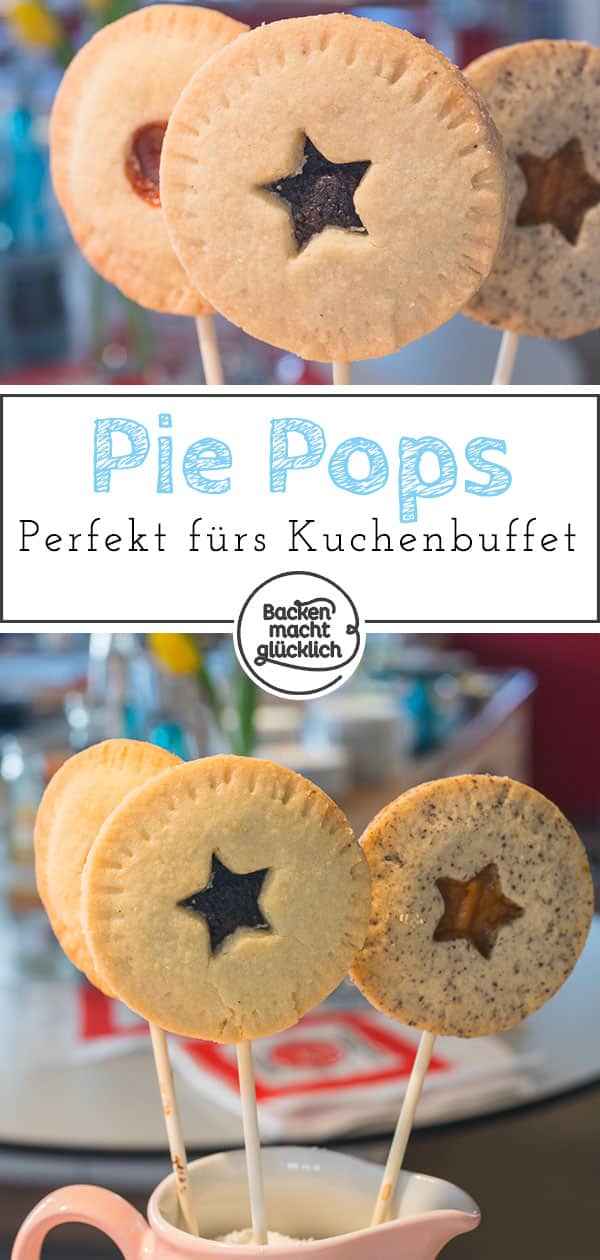 Pie Pops sind kleine Kuchen am Stiel, die nach Lust und Laune gefüllt werden können. Die süßen Pie Pops sind ideal für Fingerfood-Kuchenbuffet und mal was anderes als Standard-Muffins. Kinder lieben die kleinen Kuchen am Stiel und auch zum Verschenken sind Pie Pops ideal.