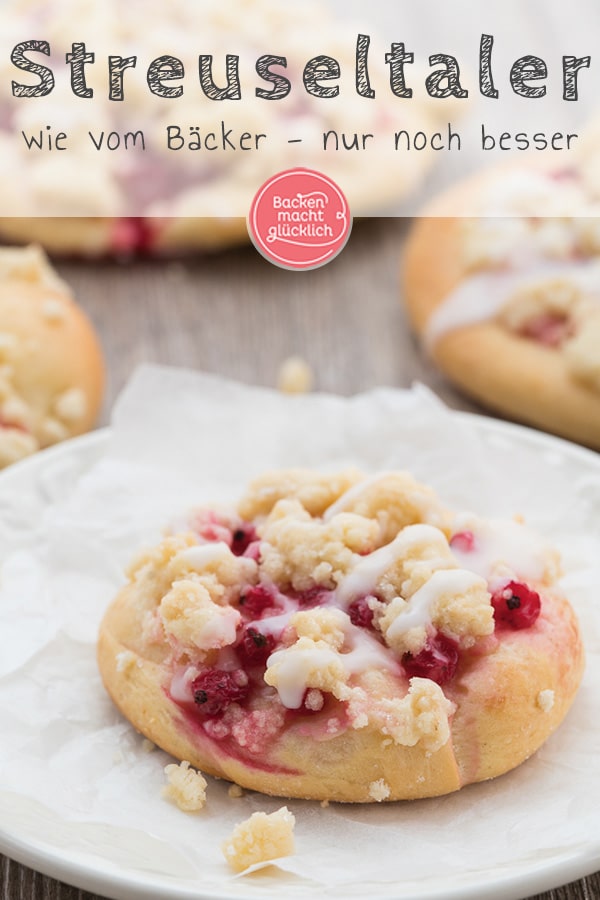 Lockerer Hefeteig, leicht säuerliche Beeren und eine richtig dicke Schicht knuspriger Butterstreusel: Diese Streuseltaler schmecken wie vom Bäcker - nur viel besser!