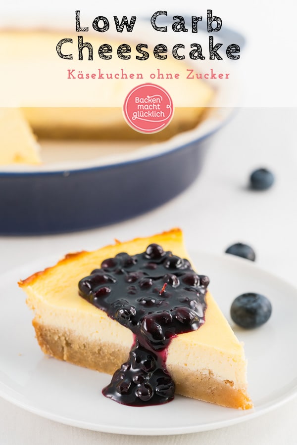 Bei diesem Low Carb New-York-Cheesecake fehlt es wirklich an nichts: Die zuckerfreie Käsekuchen-Masse wird super cremig und stabil, und der Mürbteigboden ohne Weizenmehl wird herrlich üppig und knusprig. Der ideale Low Carb Käsekuchen.