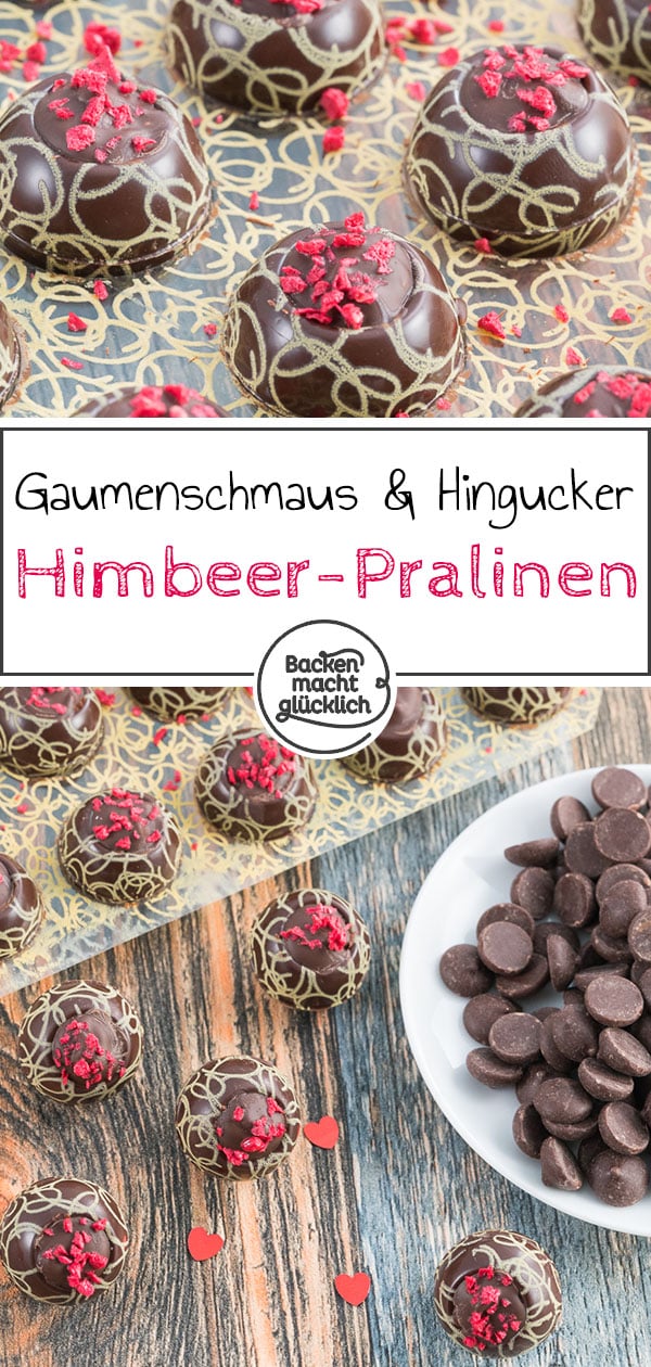 Mit der Kombination aus fruchtig und herb, süß und scharf, knackig und zartschmelzend sind diese Schoko-Himbeer-Pralinen ein echter Gaumenschmaus! Und die selbstgemachten Pralinen sind ein Hingucker: Zartbitter und kräftiges Rot ergänzen sich toll, zudem stecken die Himbeer-Ganache-Pralinen in festlichen Hohlkörpern. Ein schönes, köstliches Geschenk aus der Küche also.