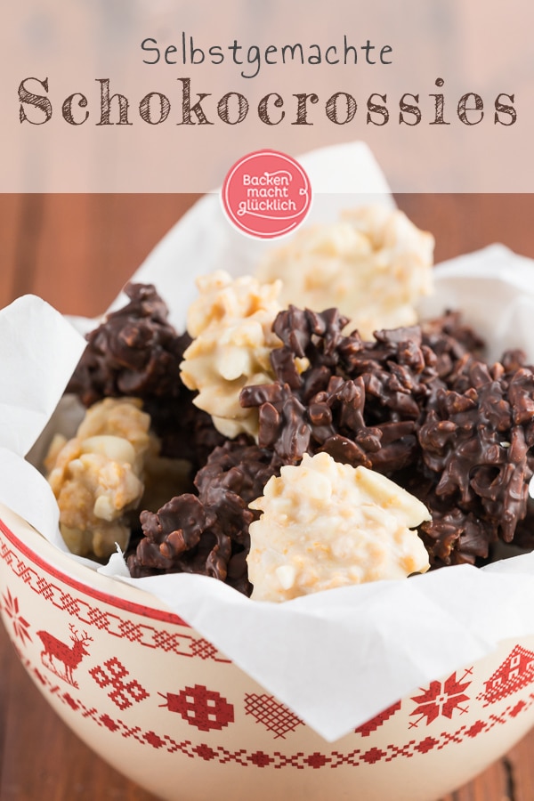 Schokocrossies mit Cornflakes und Mandeln gehen einfach immer! Die leckeren Knusperhäufchen schmecken an Weihnachten oder über das ganze Jahr verteilt.