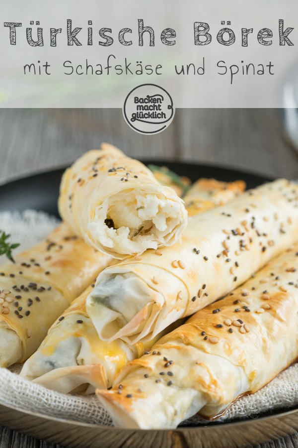 Börek mit Schafskäse und Spinat sind ein toller türkischer Snack. Mit diesem Rezept sind die Röllchen schnell zubereitet!