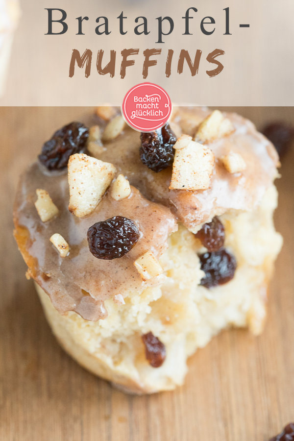 Sehr saftige Bratapfelmuffins mit Marzipan, Mandeln und Rosinen. Das perfekte Soulfood für Herbst und Winter!