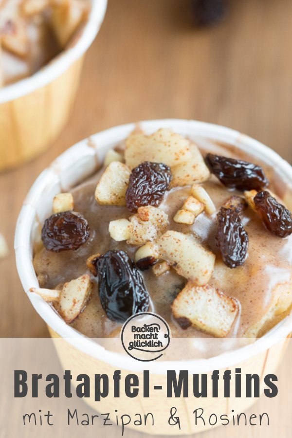 Sehr saftige Bratapfelmuffins mit Marzipan, Mandeln und Rosinen. Das perfekte Soulfood für Herbst und Winter!