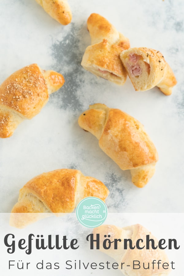 Einfache Käse-Schinken-Hörnchen aus Quark-Öl-Teig. Die pikant gefüllten Quarkhörnchen sind ein toller Partysnack