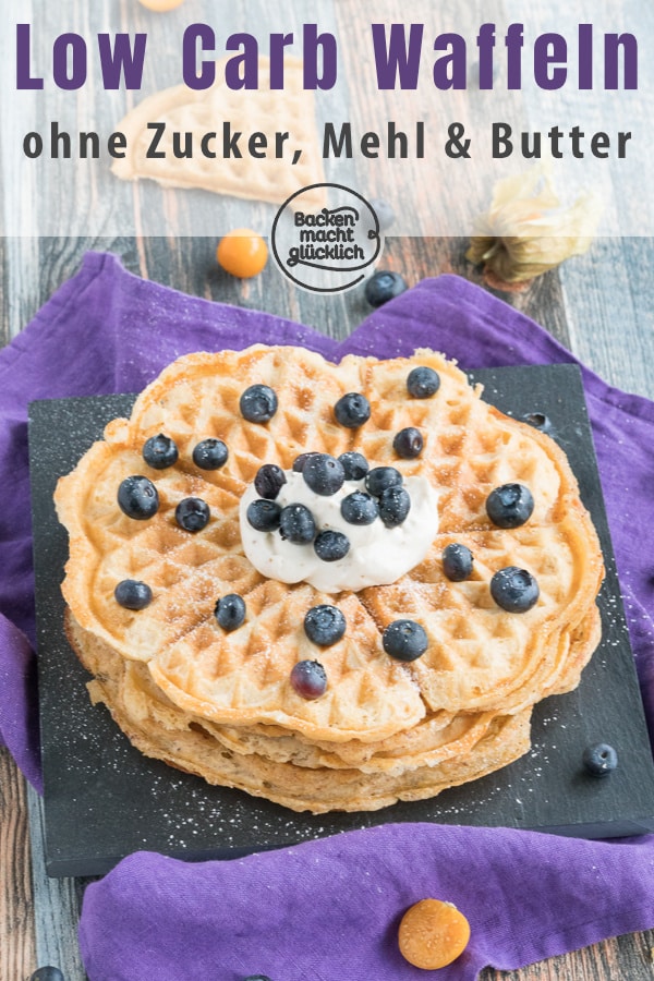 Diese fluffigen Low Carb Waffeln ohne Mehl, Butter, Zucker und Proteinpulver sind perfekt für alle, die kohlenhydatarm schlemmen wollen. Schnell & einfach!