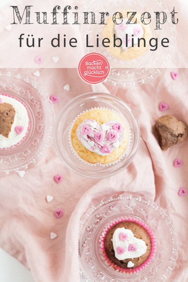 Tolles Grundrezept für köstliche Muffins mit Herz. Die Herz-Cupcakes eignen sich super um der Mama zum Muttertag eine Freude zu machen: Einfache und schnelle Muttertags-Cupcakes!