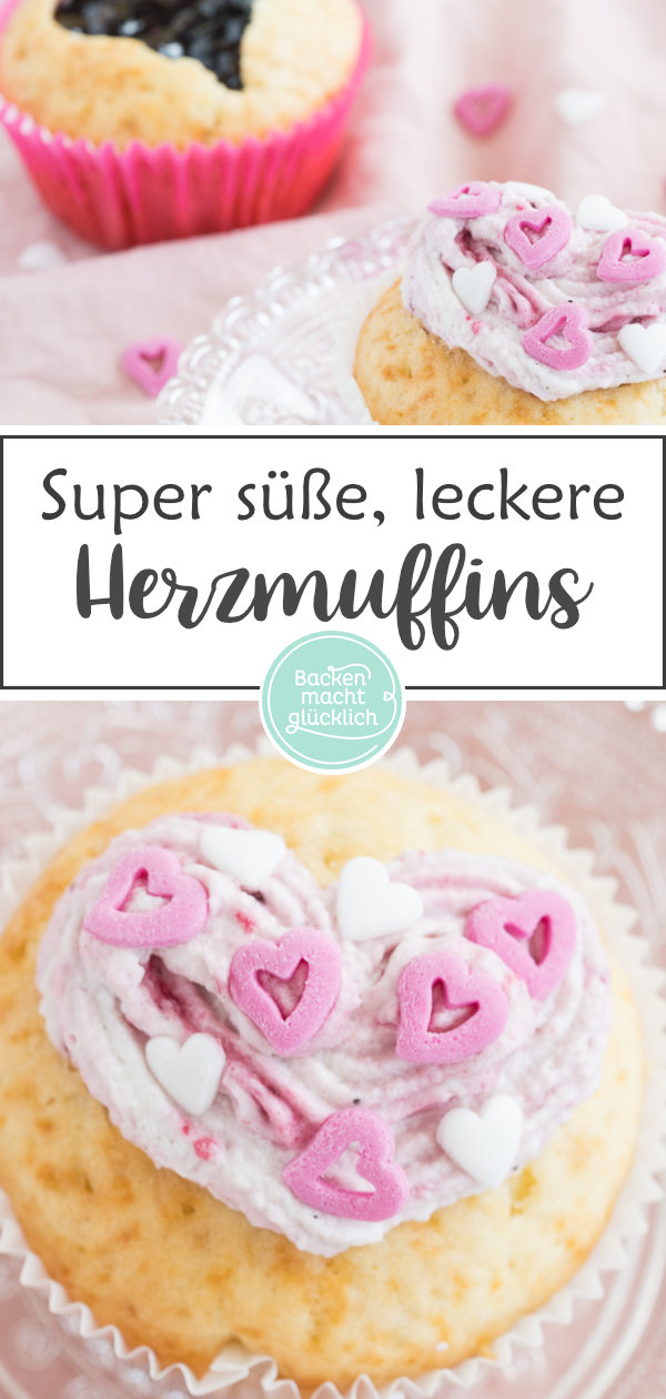 Tolles Grundrezept für köstliche Muffins mit Herz. Die Herz-Cupcakes eignen sich super um der Mama zum Muttertag eine Freude zu machen: Einfache und schnelle Muttertags-Cupcakes!