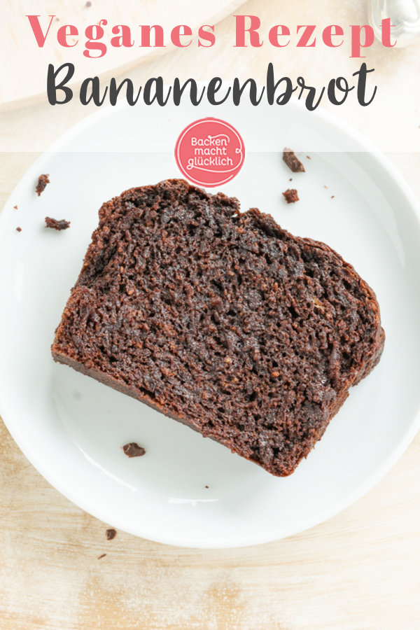 Dieses vegane Schoko-Bananenbrot ist unglaublich schokoladig, feucht, saftig. Obwohl der Schoko-Bananenkuchen ohne Ei, Butter, Milch und Co auskommt, fehlt es einfach an nichts!