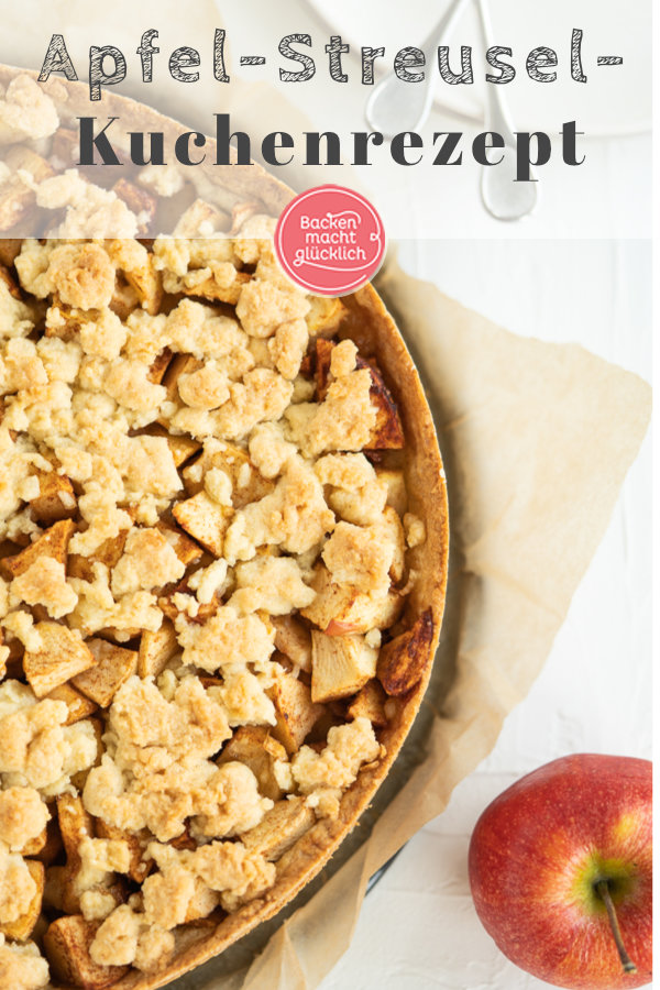 Apfel-Streuselkuchen geht einfach immer: zum Kaffee und zur Party, fürs Gartenfest und den Kindergarten. Jeder, der buttrige Streusel und saftige Äpfel mag, wird den Apfelkuchen mit Streuseln lieben! Und mit meinem einfachen Rezept für Apfelkuchen mit Streuseln gelingt er auch euch ganz bestimmt.